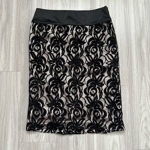 Dalia Collection Black Floral Lace Pencil Skirt size 6